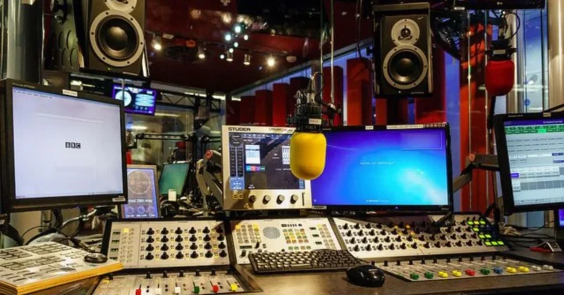 An image of BBC Radio Studio broadcasting house