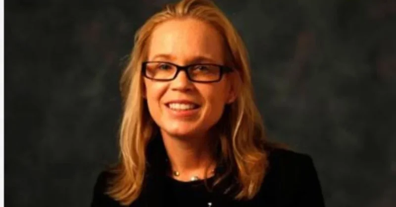 an image of Diana R Rhoten