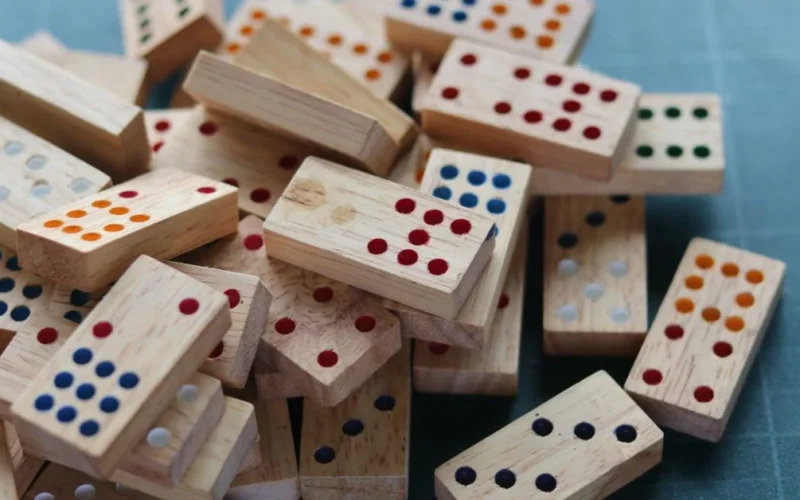 an image of Dominoes block tiles