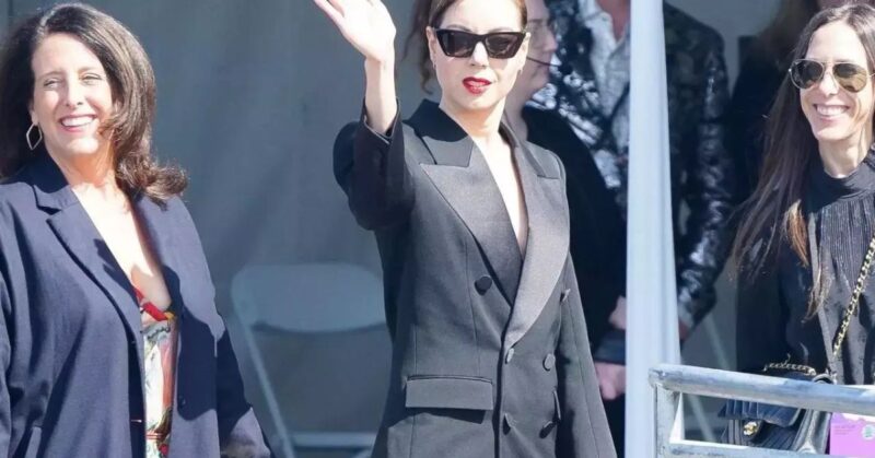 Aubrey Plaza's White Lotus fashion looks