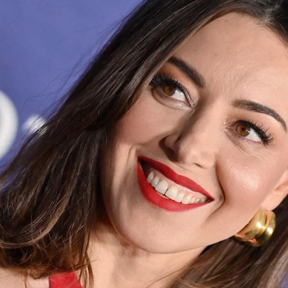 Image of Aubrey Plaza's White Lotus fashion