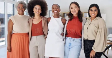 Confident internet chicks trending
